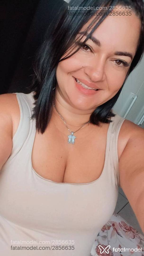 Acompanhante mulher morena (o) de olhos pretos - Mel Kethlen