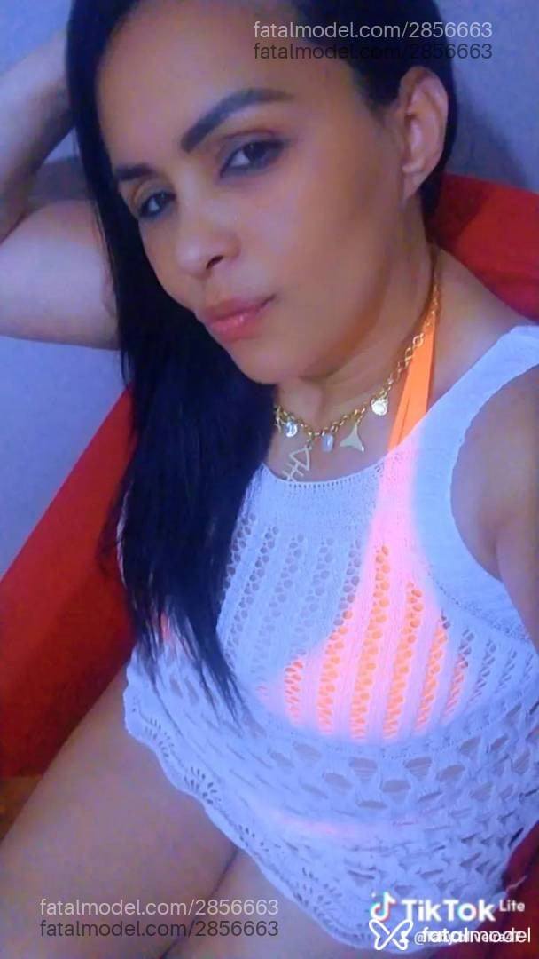 Acompanhante mulher com cabelo castanho de olhos castanhos - Babygostosinha
