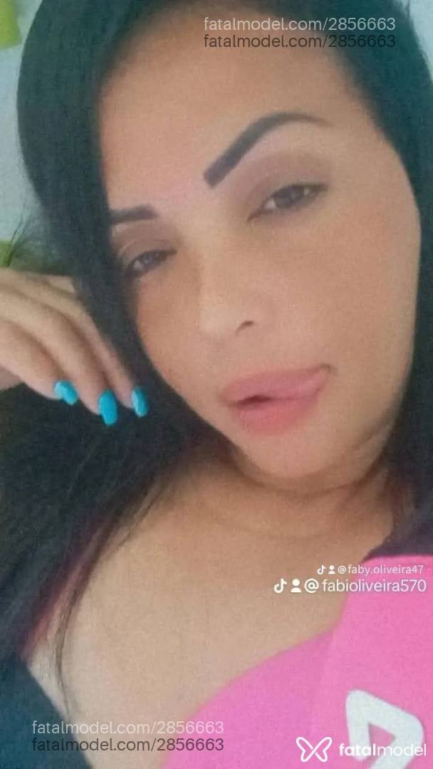 Acompanhante mulher com cabelo castanho de olhos castanhos - Babygostosinha