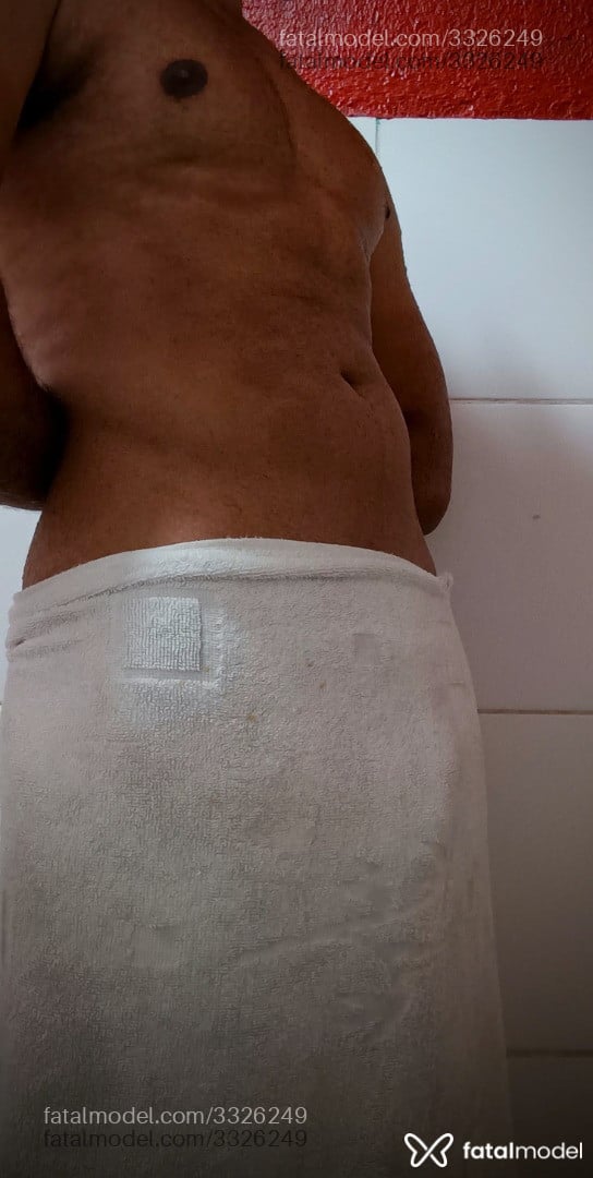 Acompanhante homem morena (o) de olhos pretos em Valença Acompanhante homem morena (o) de olhos pretos em Valença - Theodoro