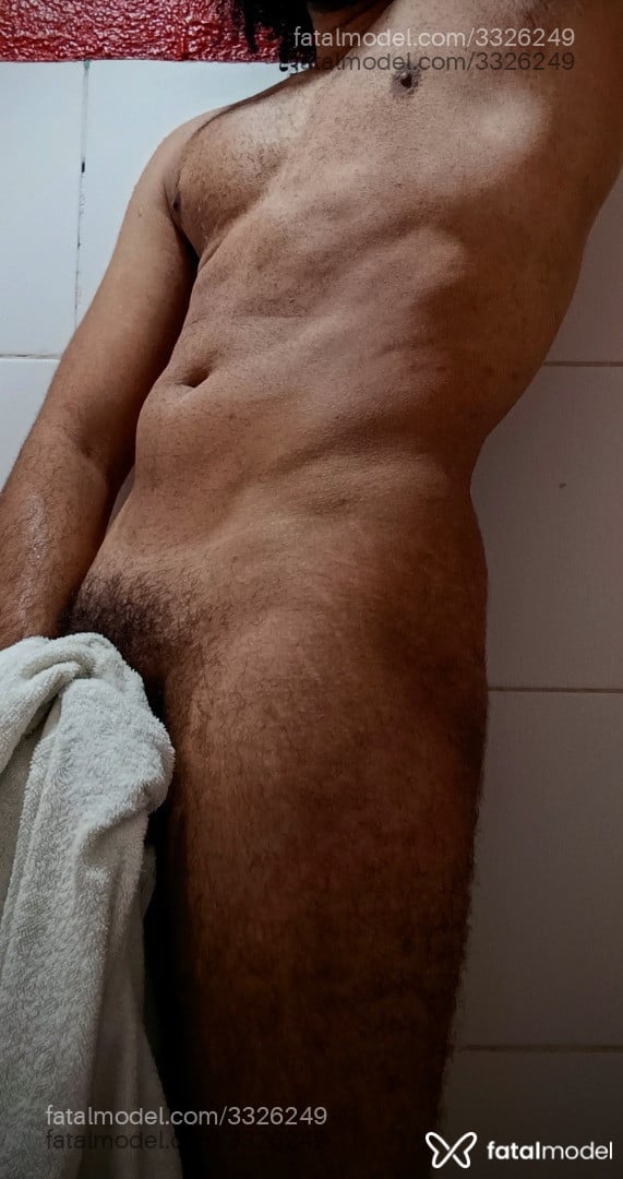 Acompanhante homem morena (o) de olhos pretos em Valença Acompanhante homem morena (o) de olhos pretos em Valença - Theodoro