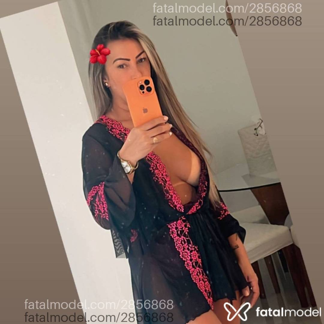 Acompanhante mulher loira (o) de olhos castanhos - Samy Klafke