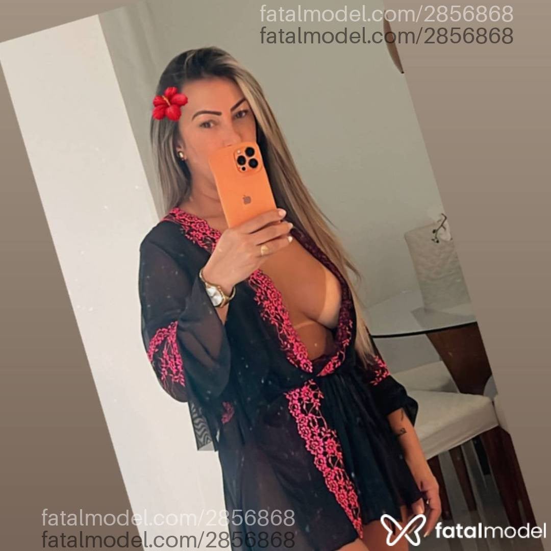 Acompanhante mulher loira (o) de olhos castanhos - Samy Klafke