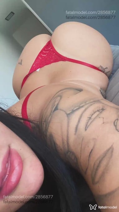 Acompanhante mulher com cabelo castanho de olhos castanhos em Porto Seguro Acompanhante mulher com cabelo castanho de olhos castanhos em Porto Seguro - Mel Bittencourt