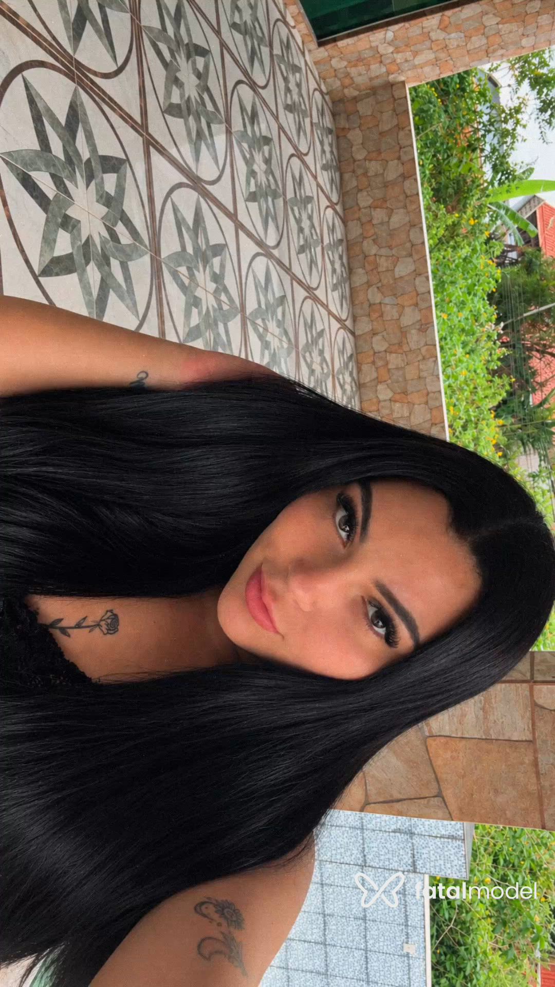 Acompanhante mulher com cabelo castanho de olhos castanhos - Mel Bittencourt