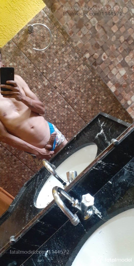 Acompanhante homem com cabelo castanho de olhos castanhos em Cascavel Acompanhante homem com cabelo castanho de olhos castanhos em Cascavel - Rudygstz