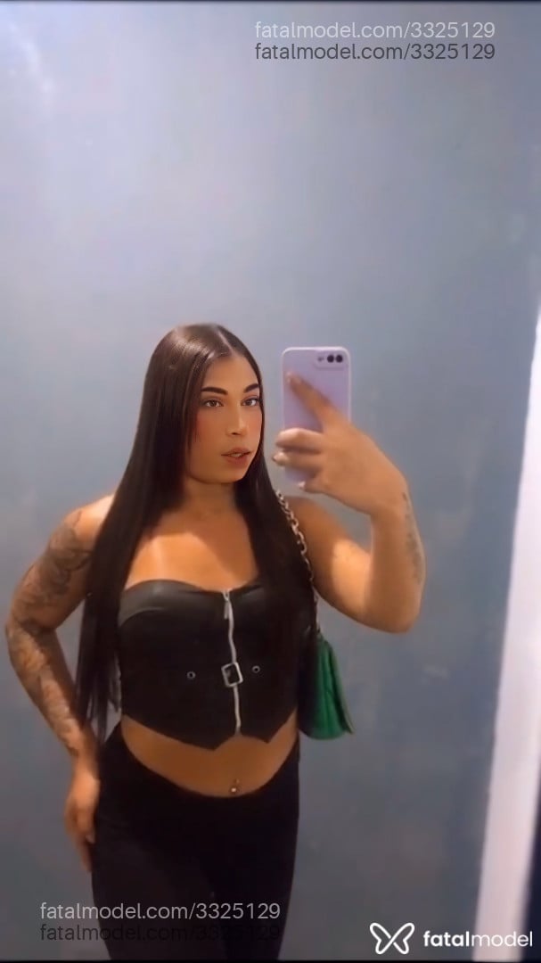 Acompanhante mulher trans com cabelo castanho de olhos castanhos em Londrina - Tiffany Lima