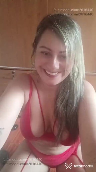 Acompanhante mulher loira (o) de olhos castanhos em Curvelo - Marcela