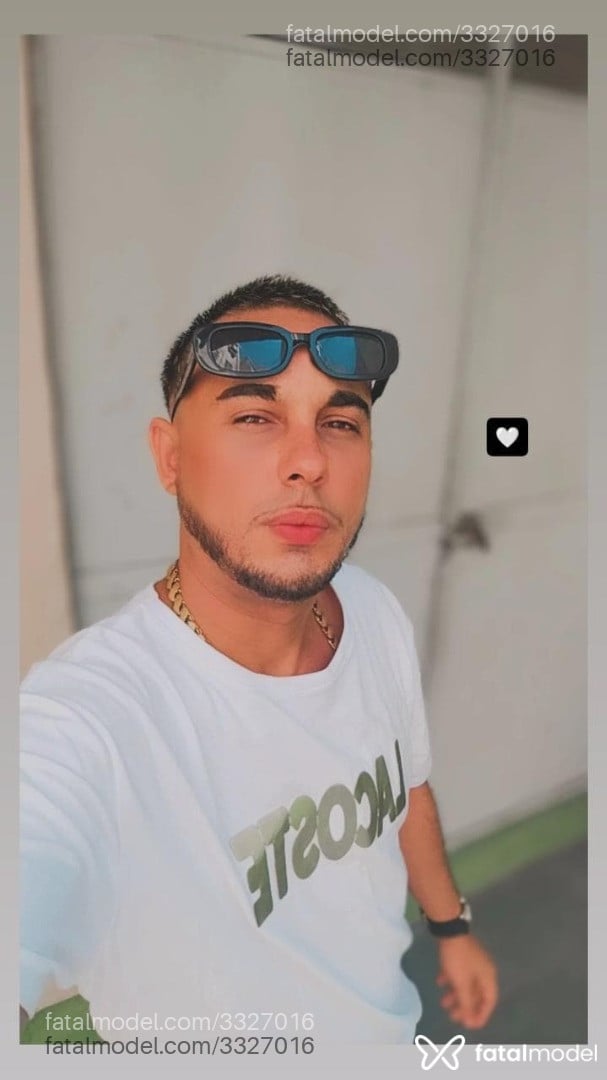 Acompanhante homem com cabelo castanho de olhos castanhos em Rio de Janeiro - Souza