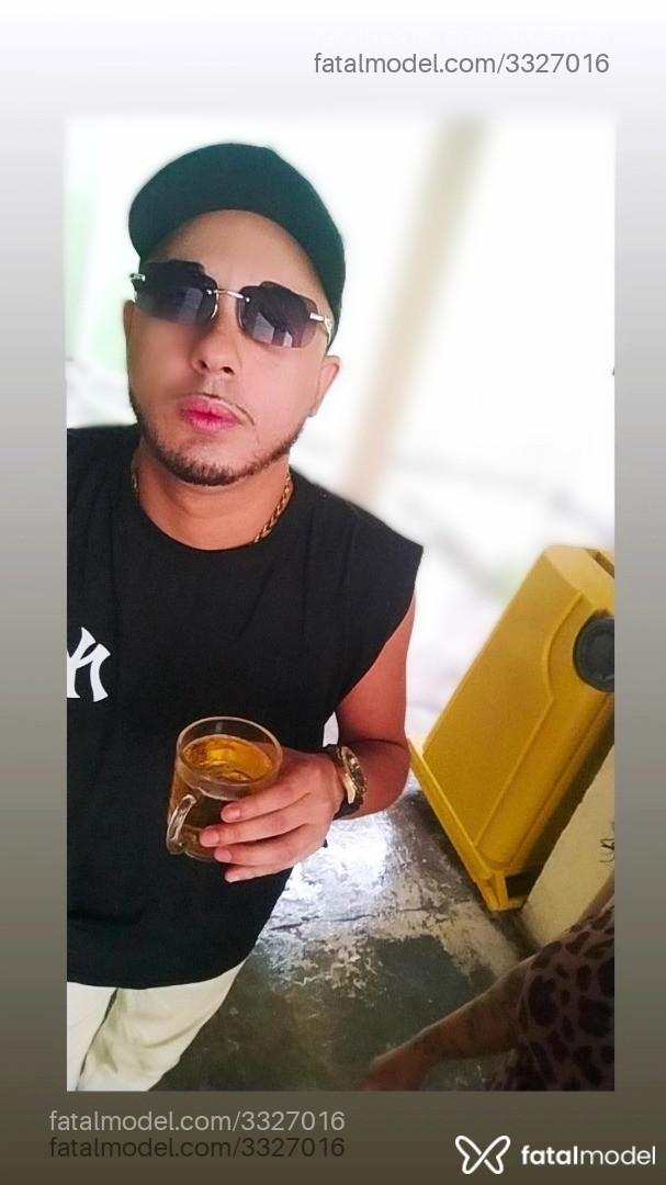 Acompanhante homem com cabelo castanho de olhos castanhos em Virtual - Gabriel Sousa