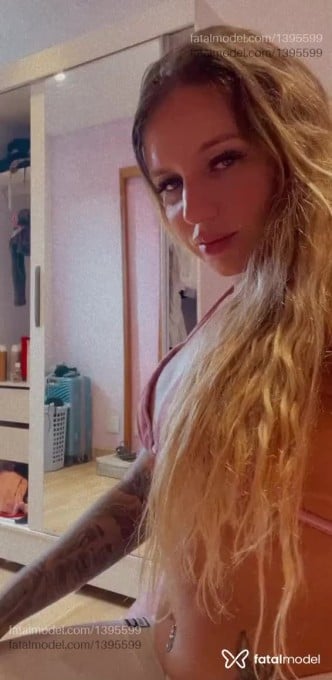 Acompanhante mulher loira (o) de olhos azuis em Teófilo Otoni - Thays Oliveira