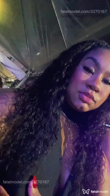 Acompanhante mulher morena (o) de olhos pretos em Três Rios - Natália Lima