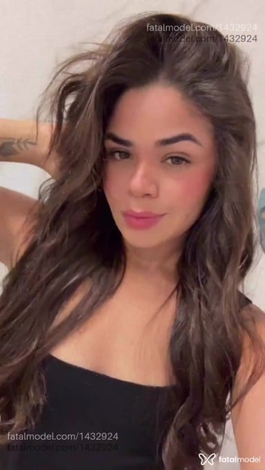 Acompanhante mulher com cabelo castanho de olhos mel em Porto Alegre - Isa