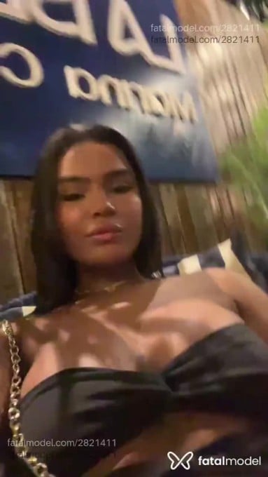 Acompanhante mulher morena (o) de olhos pretos em Virtual Acompanhante mulher morena (o) de olhos pretos em Virtual - Carol