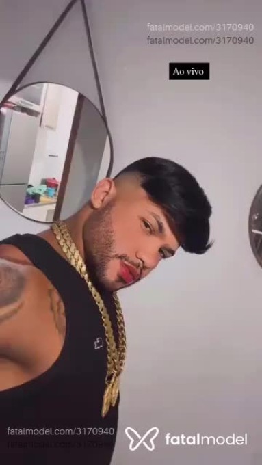 Acompanhante homem morena (o) de olhos pretos - Felipe Acompanhante homem morena (o) de olhos pretos - Felipe