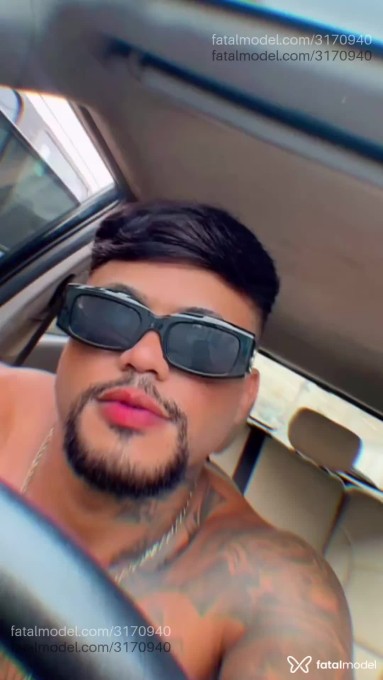Acompanhante homem morena (o) de olhos pretos - Felipe Acompanhante homem morena (o) de olhos pretos - Felipe