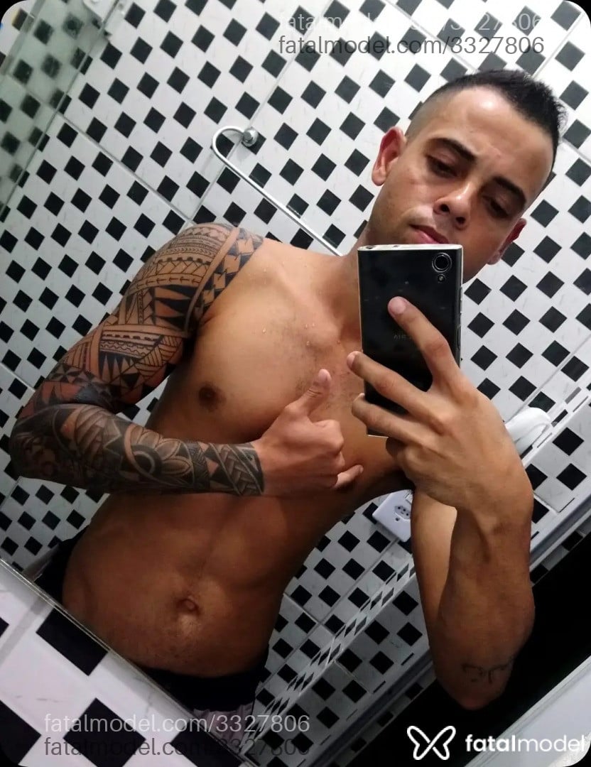 Acompanhante homem com cabelo castanho de olhos mel em São Gonçalo - Enzo Perez