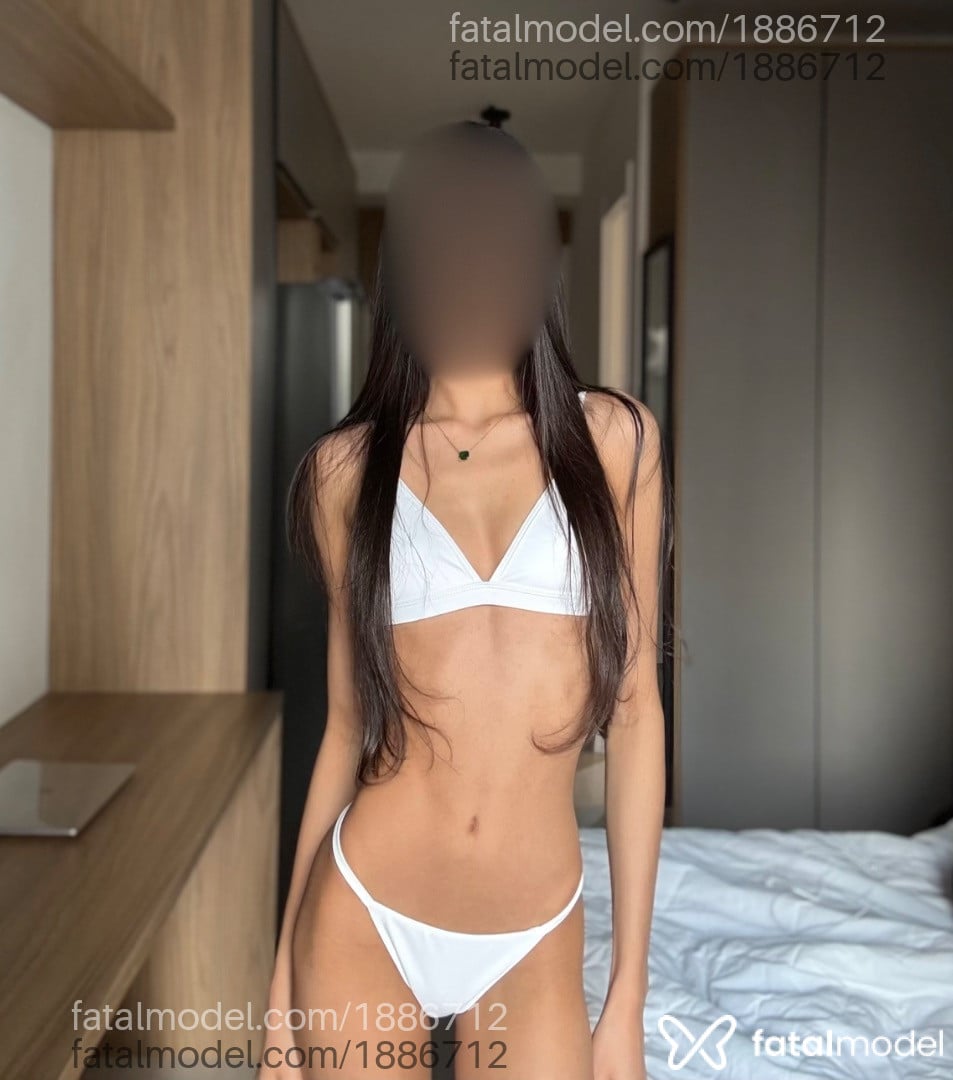 Acompanhante mulher com cabelo castanho de olhos castanhos em São Paulo - Heloísa Vilaça