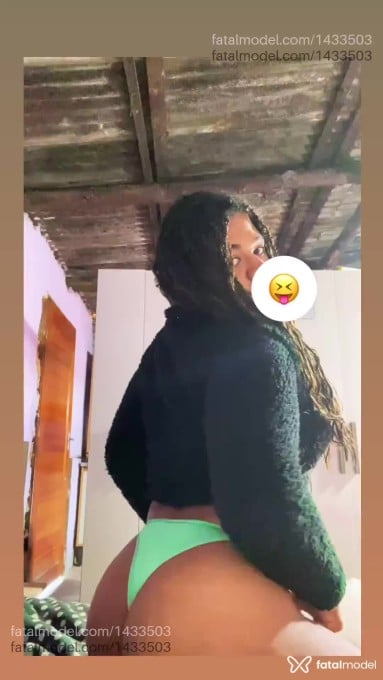 Acompanhante mulher trans com cabelo castanho de olhos mel em São Lourenço do Sul - Bella