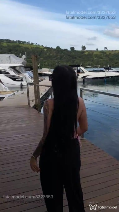 Acompanhante mulher morena (o) de olhos castanhos em Brasília Acompanhante mulher morena (o) de olhos castanhos em Brasília - Larissa