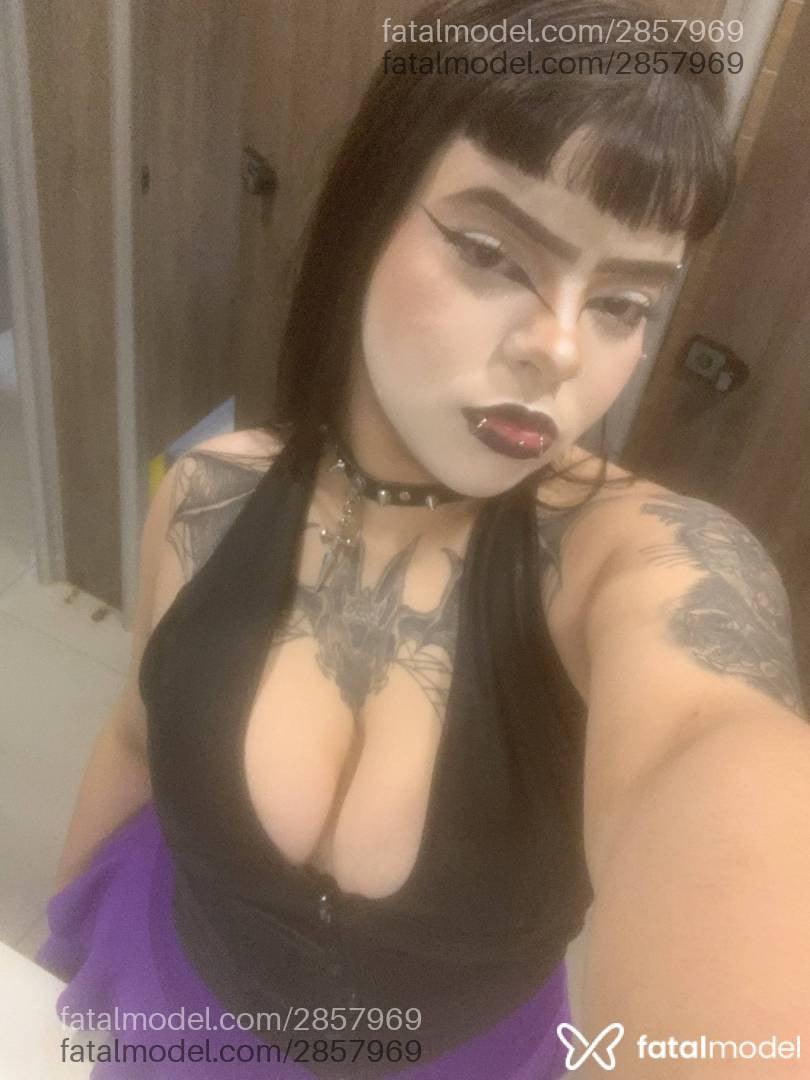 Acompanhante mulher com cabelo castanho de olhos castanhos em Guarulhos - Ravena