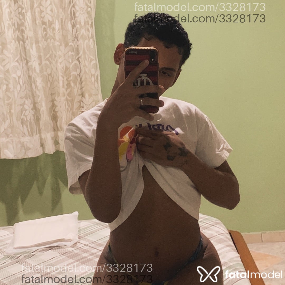 Acompanhante mulher trans com cabelo castanho de olhos castanhos em Virtual Acompanhante mulher trans com cabelo castanho de olhos castanhos em Virtual - Lorrany Mello