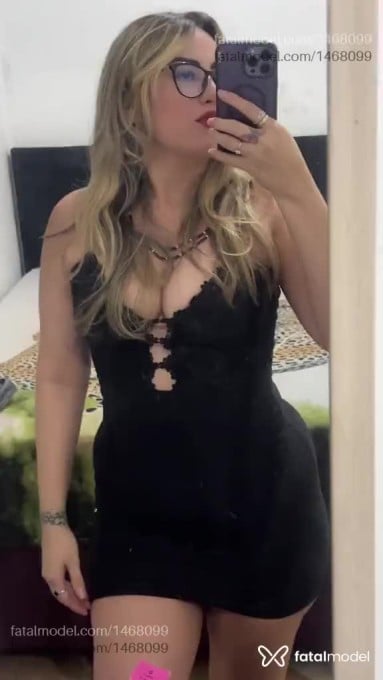 Acompanhante mulher loira (o) de olhos castanhos - Leticia Acompanhante mulher loira (o) de olhos castanhos - Leticia