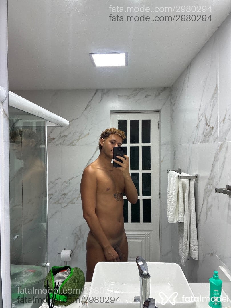 Acompanhante homem com cabelo castanho de olhos castanhos em Rio de Janeiro - Maia Versa