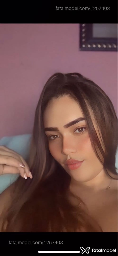 Acompanhante mulher com cabelo castanho de olhos castanhos - Luise Morais