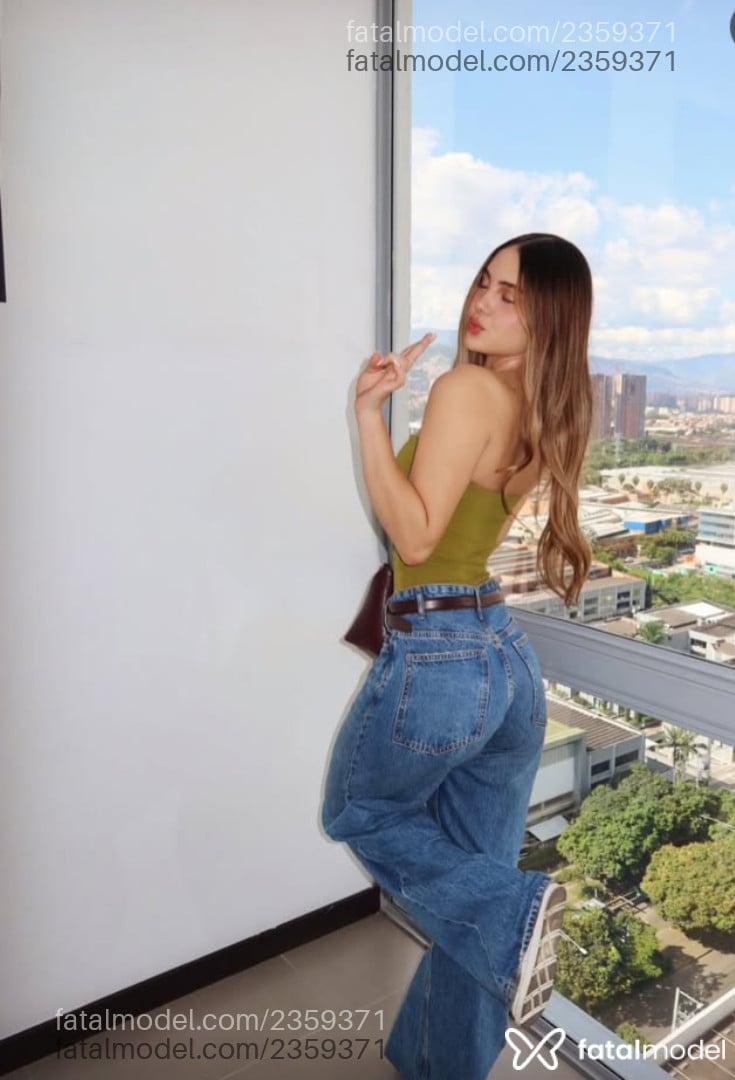 Acompanhante mulher ruiva (o) de olhos castanhos - Sophia Mello