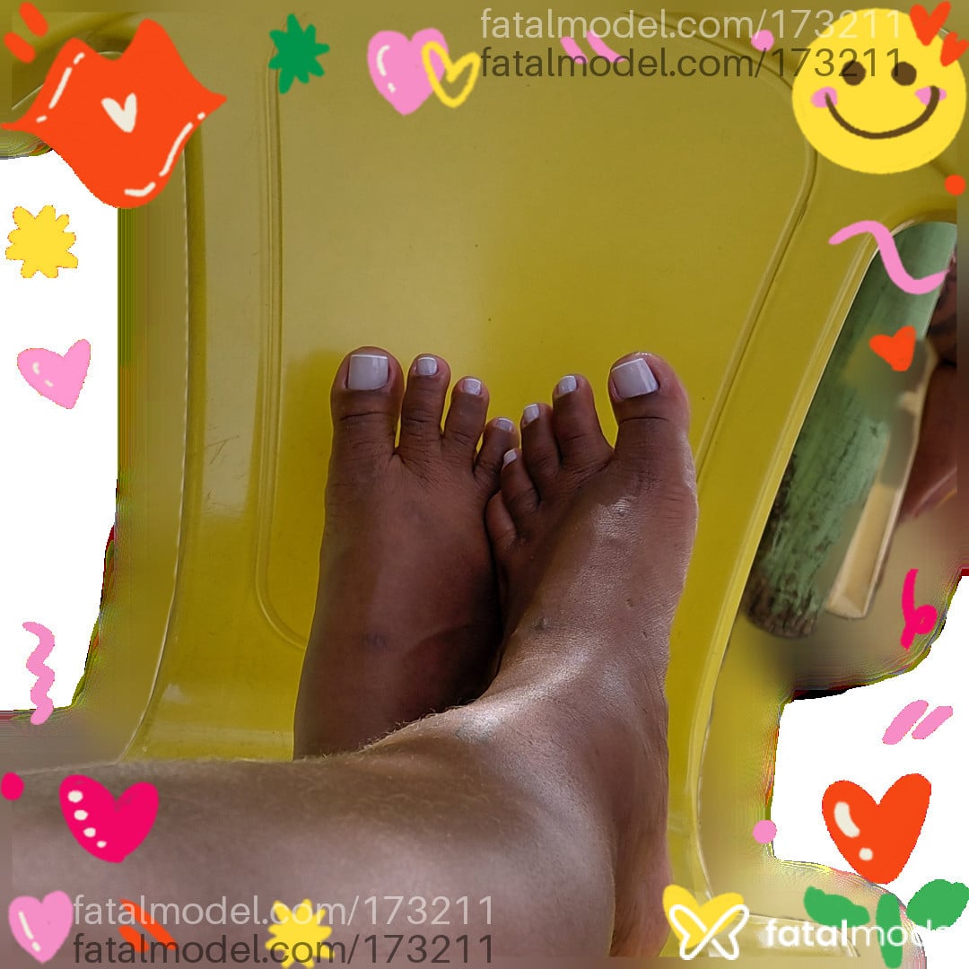 Acompanhante mulher morena (o) de olhos mel - Aline Souza Acompanhante mulher morena (o) de olhos mel - Aline Souza
