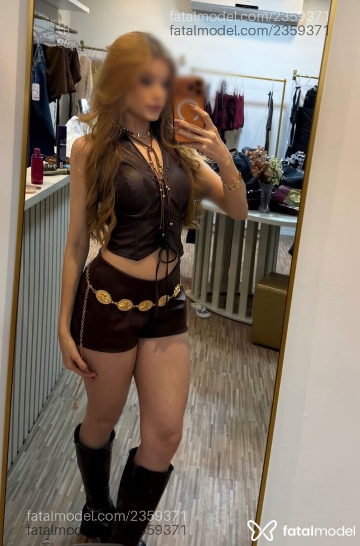 Acompanhante mulher ruiva (o) de olhos castanhos - Sophia Mello