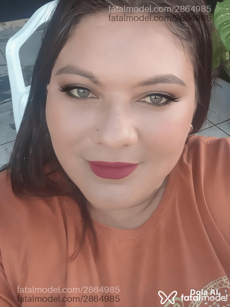 Acompanhante mulher com cabelo castanho de olhos verdes em Campo Novo do Parecis - Aninha