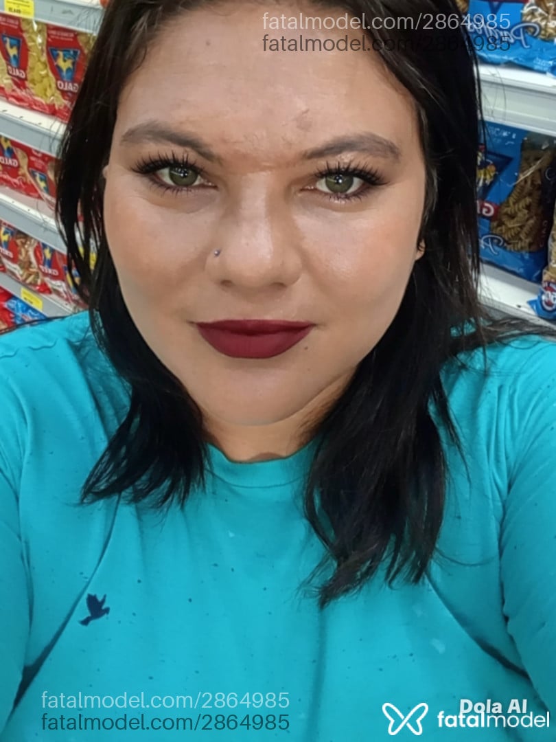 Acompanhante mulher com cabelo castanho de olhos verdes em Campo Novo do Parecis - Aninha