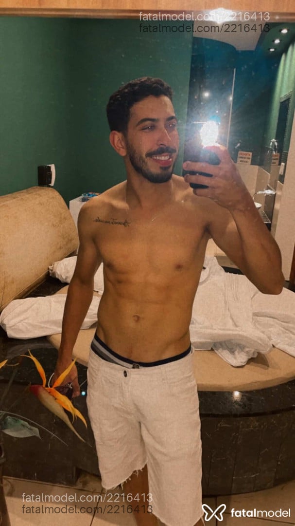 Acompanhante homem morena (o) de olhos mel em Caratinga - Joaooo