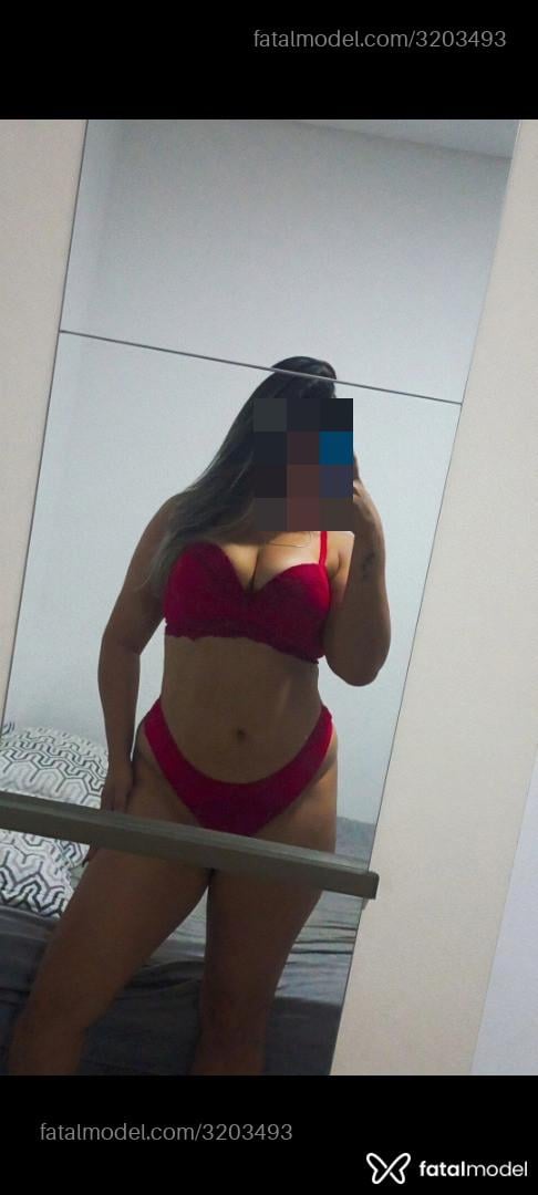 Acompanhante mulher loira (o) de olhos castanhos em Balneário Piçarras - Bella