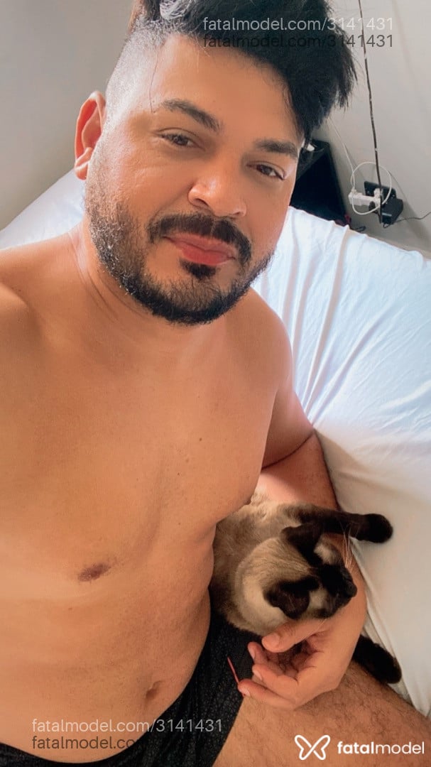 Acompanhante homem com cabelo castanho de olhos castanhos em São Paulo - Valdemir