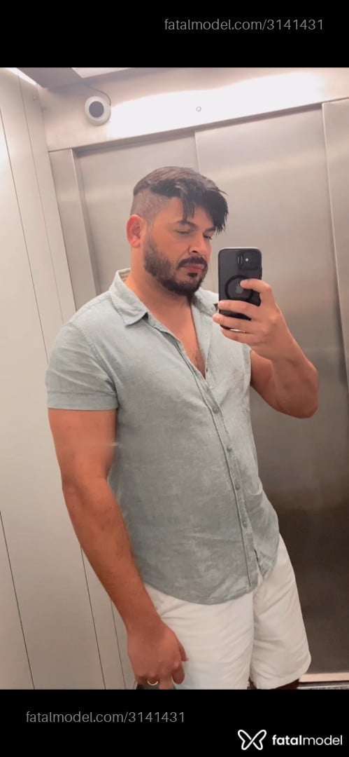 Acompanhante homem com cabelo castanho de olhos castanhos em São Paulo - Valdemir