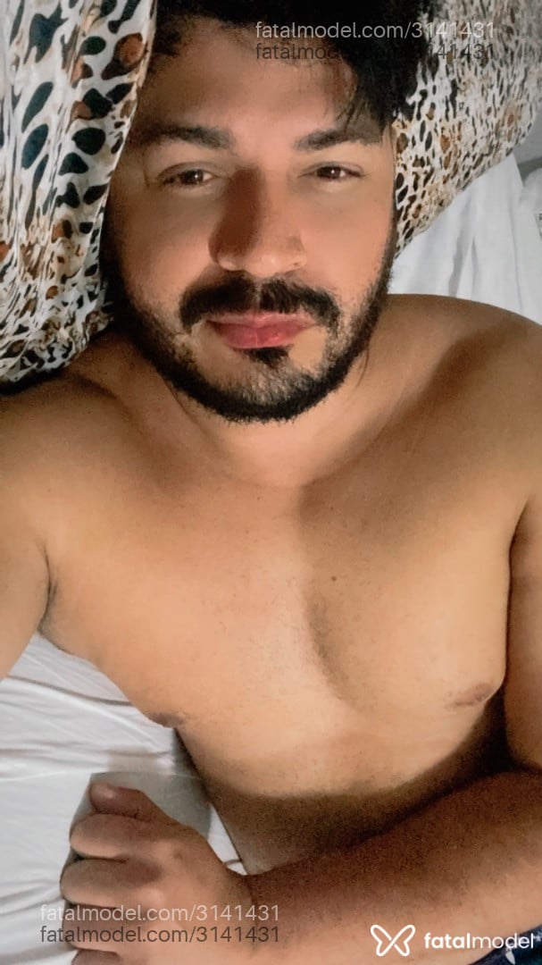 Acompanhante homem com cabelo castanho de olhos castanhos em São Paulo - Valdemir