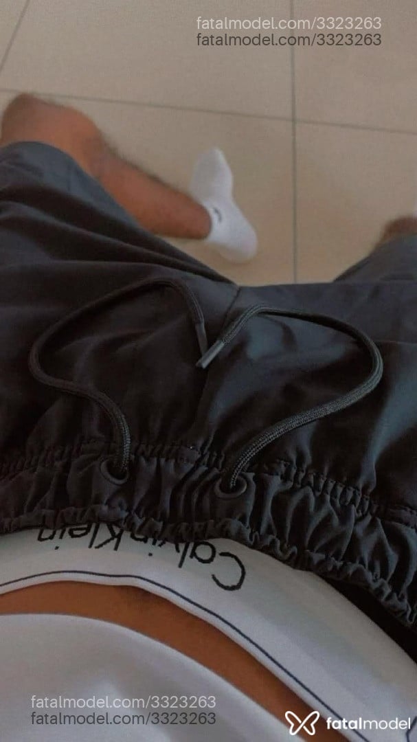 Acompanhante homem com cabelo castanho de olhos pretos em Virtual Acompanhante homem com cabelo castanho de olhos pretos em Virtual - Jones