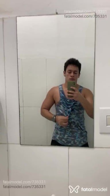 Acompanhante homem com cabelo castanho de olhos castanhos em São Paulo - Ghee