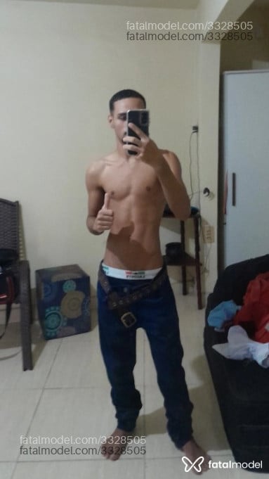Acompanhante homem com cabelo castanho de olhos castanhos em Rio de Janeiro - Joao Pedro Farias
