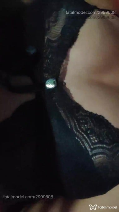 Acompanhante mulher morena (o) de olhos pretos em Virtual Acompanhante mulher morena (o) de olhos pretos em Virtual - Barbara