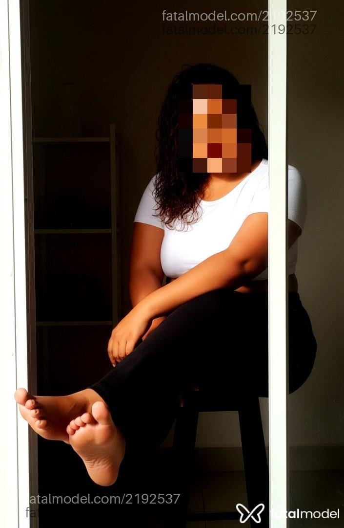 Acompanhante mulher com cabelo colorido de olhos pretos em Virtual - Pantera Indomável