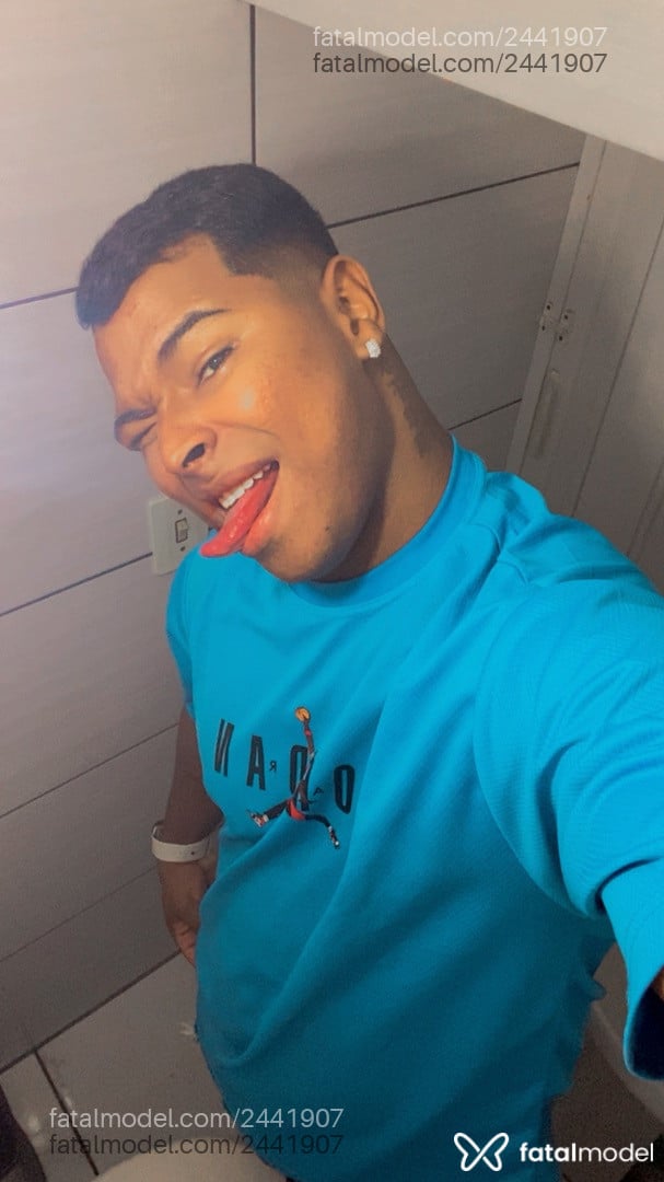 Acompanhante homem morena (o) de olhos castanhos em Caldas Novas Acompanhante homem morena (o) de olhos castanhos em Caldas Novas - Pretinho