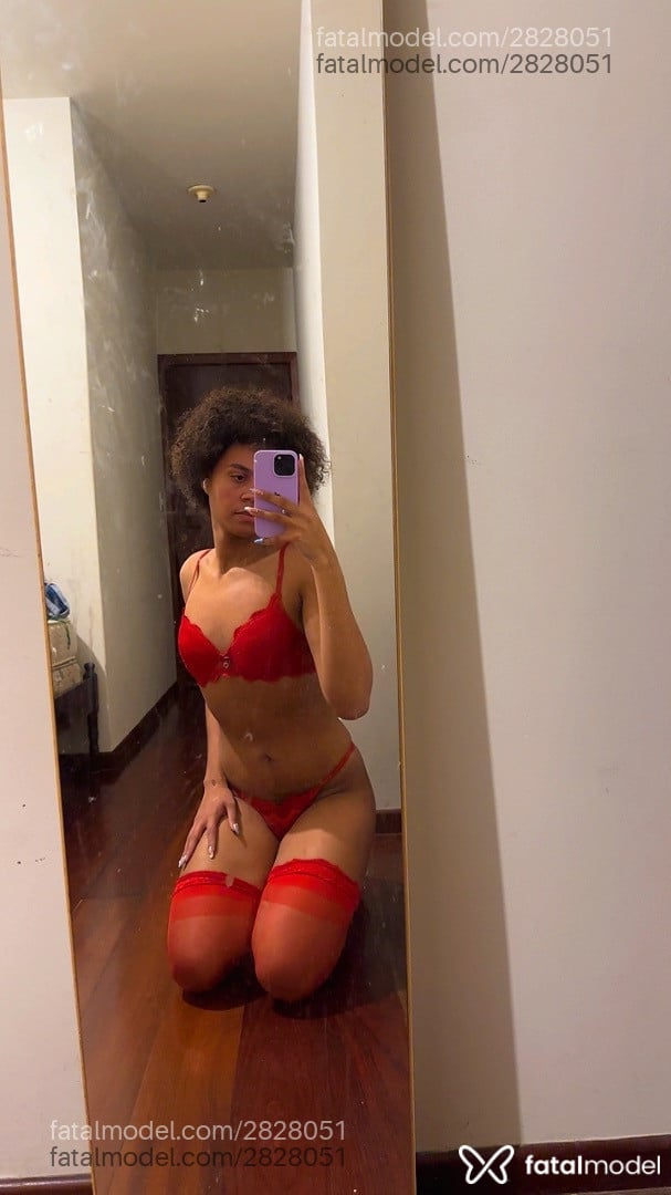 Acompanhante mulher trans morena (o) de olhos castanhos em São José Acompanhante mulher trans morena (o) de olhos castanhos em São José - Ninapink