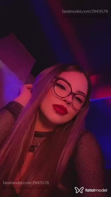 Acompanhante mulher loira (o) de olhos castanhos em Pelotas Acompanhante mulher loira (o) de olhos castanhos em Pelotas - Carolzinha Santos