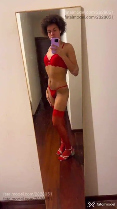 Acompanhante mulher trans morena (o) de olhos castanhos em São José Acompanhante mulher trans morena (o) de olhos castanhos em São José - Ninapink