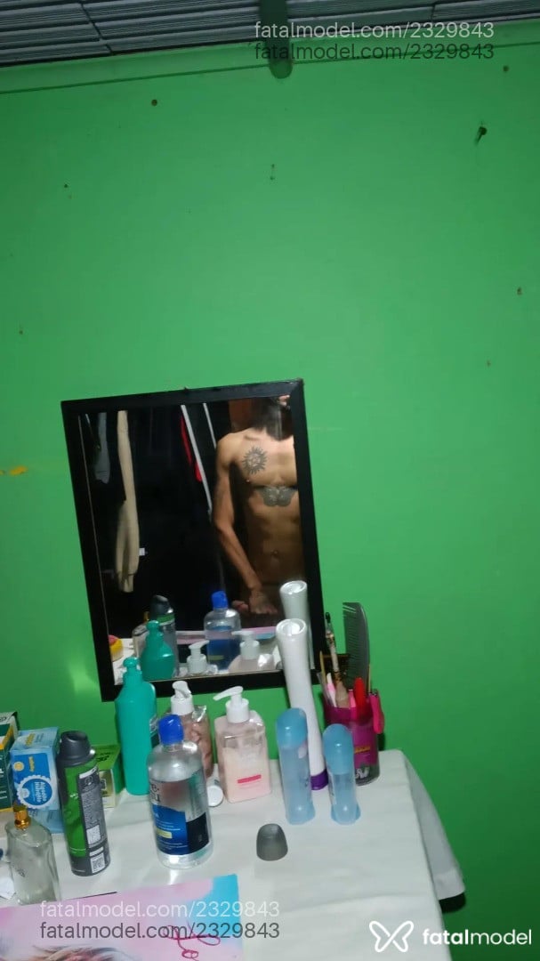 Acompanhante homem morena (o) de olhos pretos em Canela Acompanhante homem morena (o) de olhos pretos em Canela - Thiiago