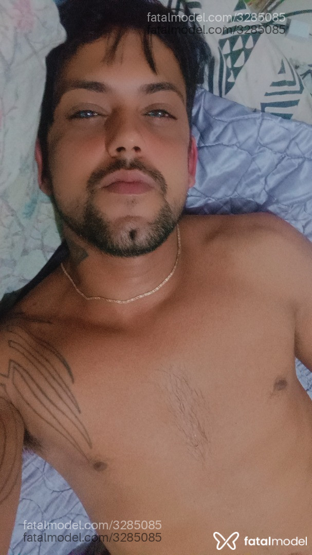 Acompanhante homem com cabelo castanho de olhos castanhos - Duwillia Acompanhante homem com cabelo castanho de olhos castanhos - Duwillia